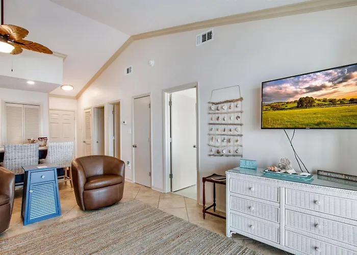 Romar 302 Direct Gulf Front 2 Bedroom Apartment