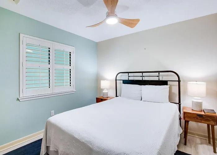 Romar 302 Direct Gulf Front 2 Bedroom *